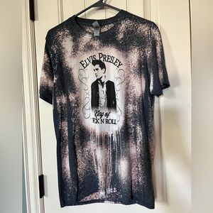 NWOT Elvis Presley Graphic Tee M